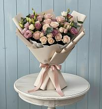 Букет цветов из:  Розы и Лизиантусы в Салым