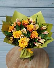 Букет цветов из:  Альстромерии и Розы в Салым