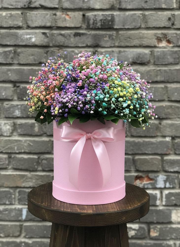 Цветочная композиция из Гипсофила и Розы в шляпной коробке в Салым