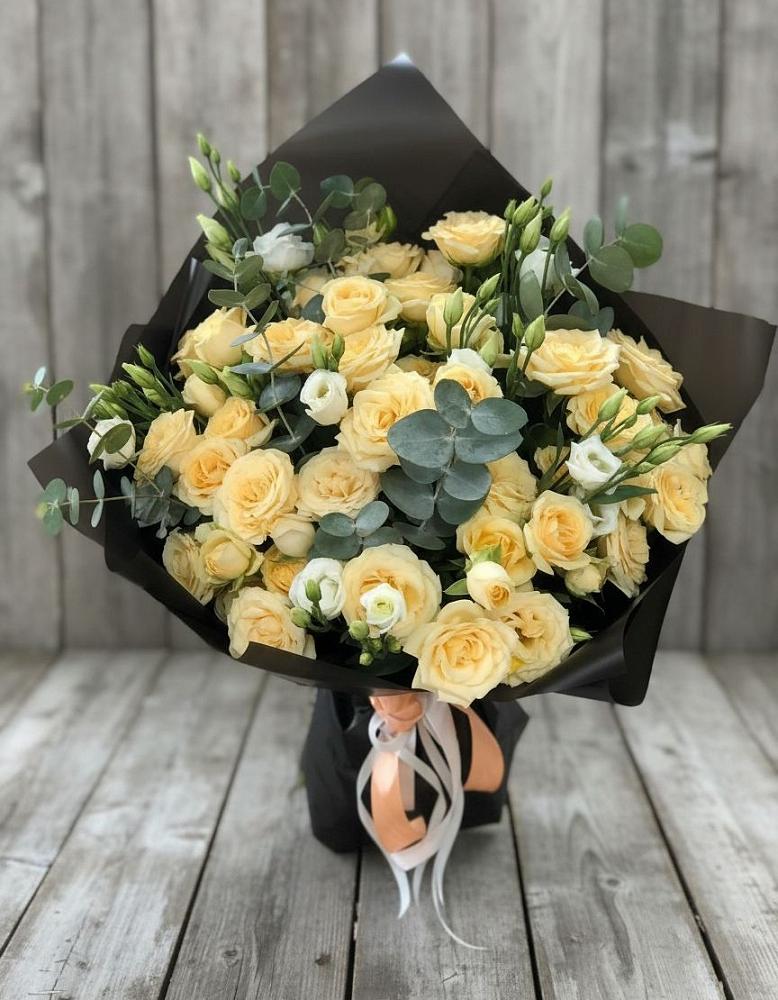 Букет цветов из: Розы и Лизиантусы в Салым