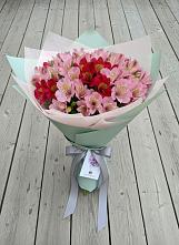 Букет цветов из:  Альстромерии в Салым
