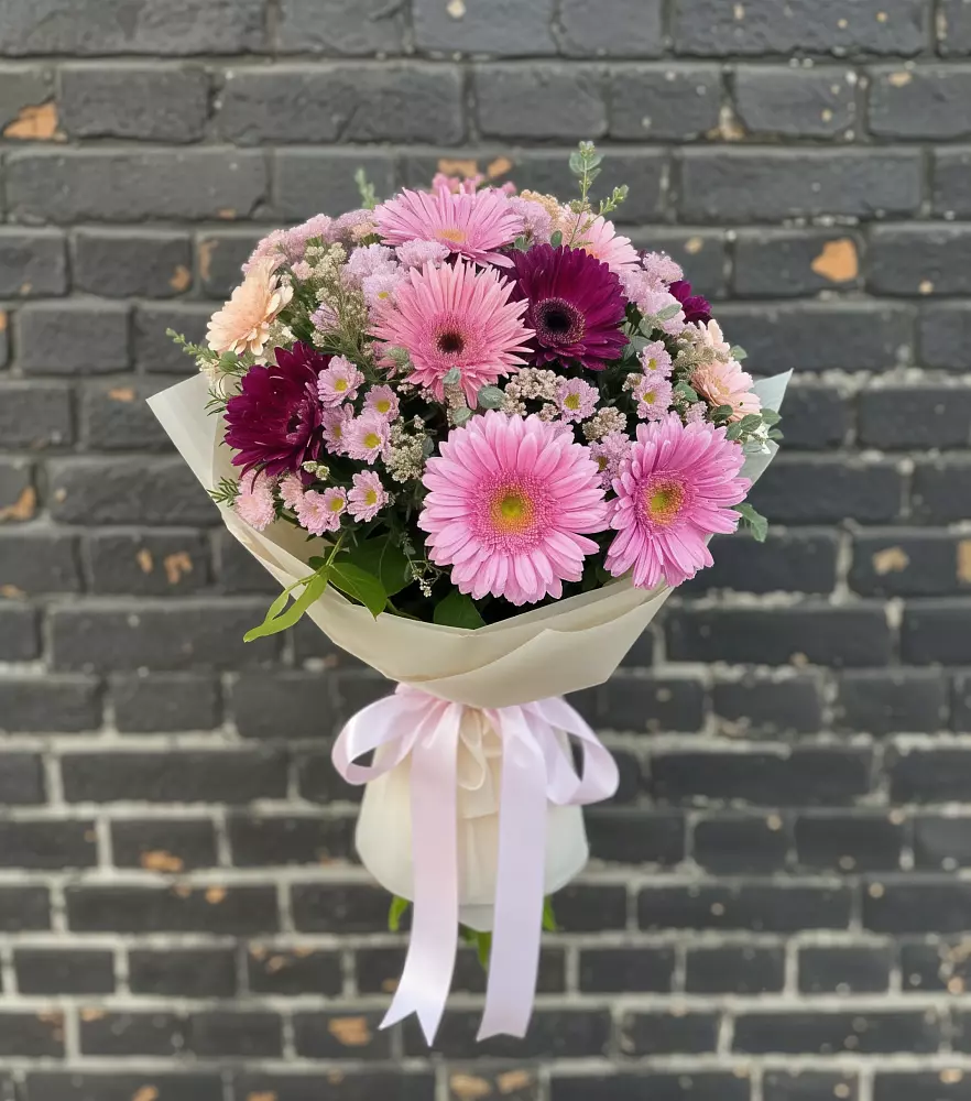 Букет цветов из: Герберы и Хризантемы в Салым