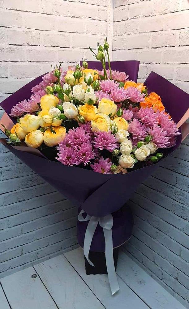 Букет цветов из: Хризантемы и Розы в Салым