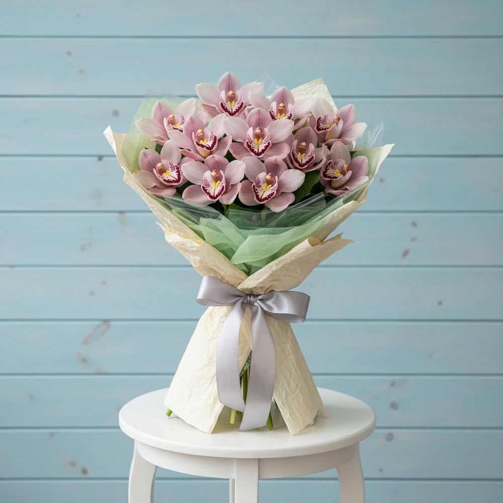 Букет цветов из: Орхидеи и Розы в Салым