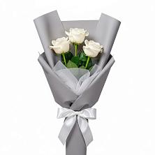 Букет 3 белые розы в Салым