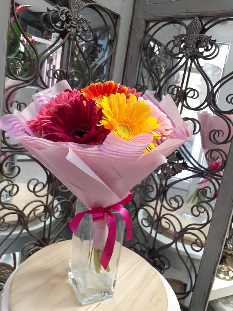 Букет цветов из: Герберы в Салым