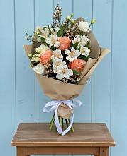 Букет цветов из:  Альстромерии, Лизиантусы, Розы и Хризантемы #REPLACE_PRED# Салым