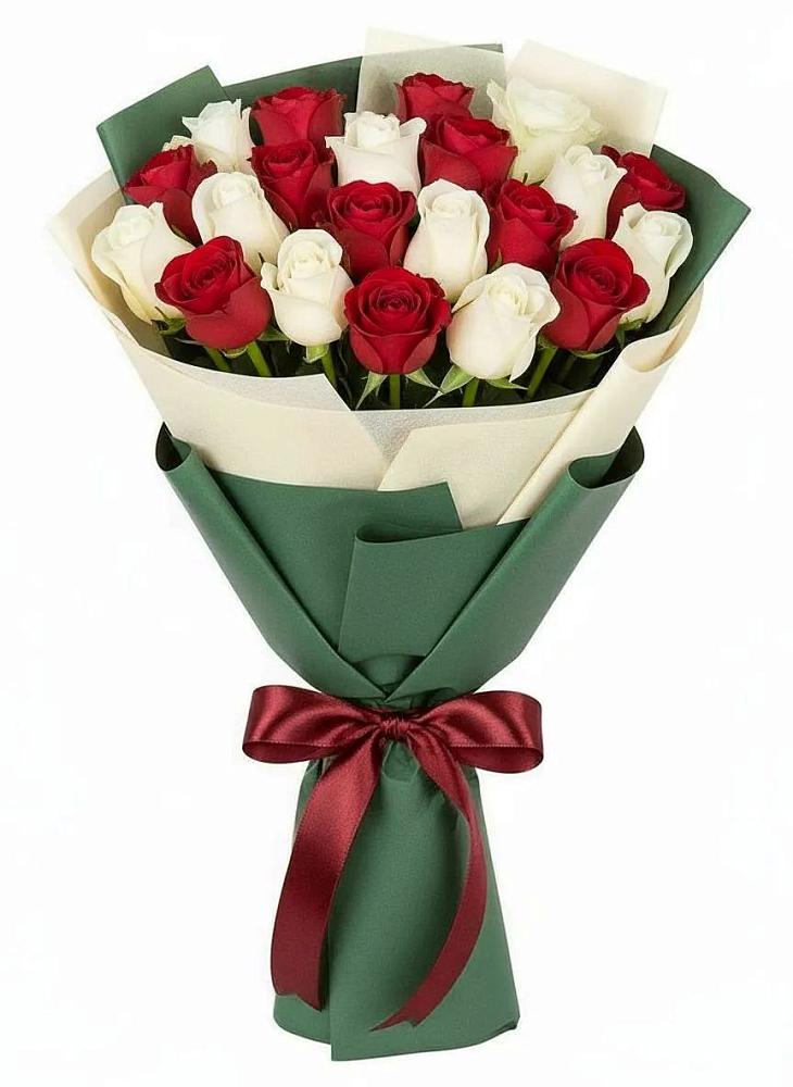 Букет Микс из красных и белых роз в Салым