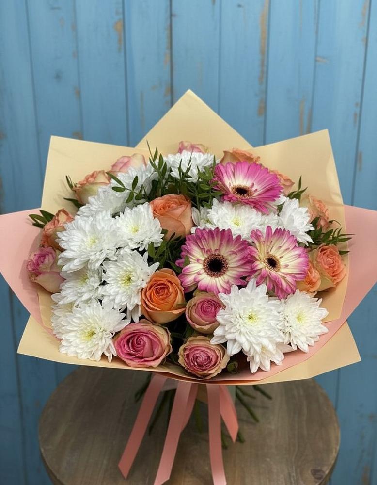 Букет цветов из: Розы, Герберы и Хризантемы в Салым