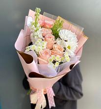 Букет цветов из:  Хризантемы и Розы в Салым