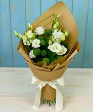 Букет цветов из:  Хризантемы и Лизиантусы в Салым