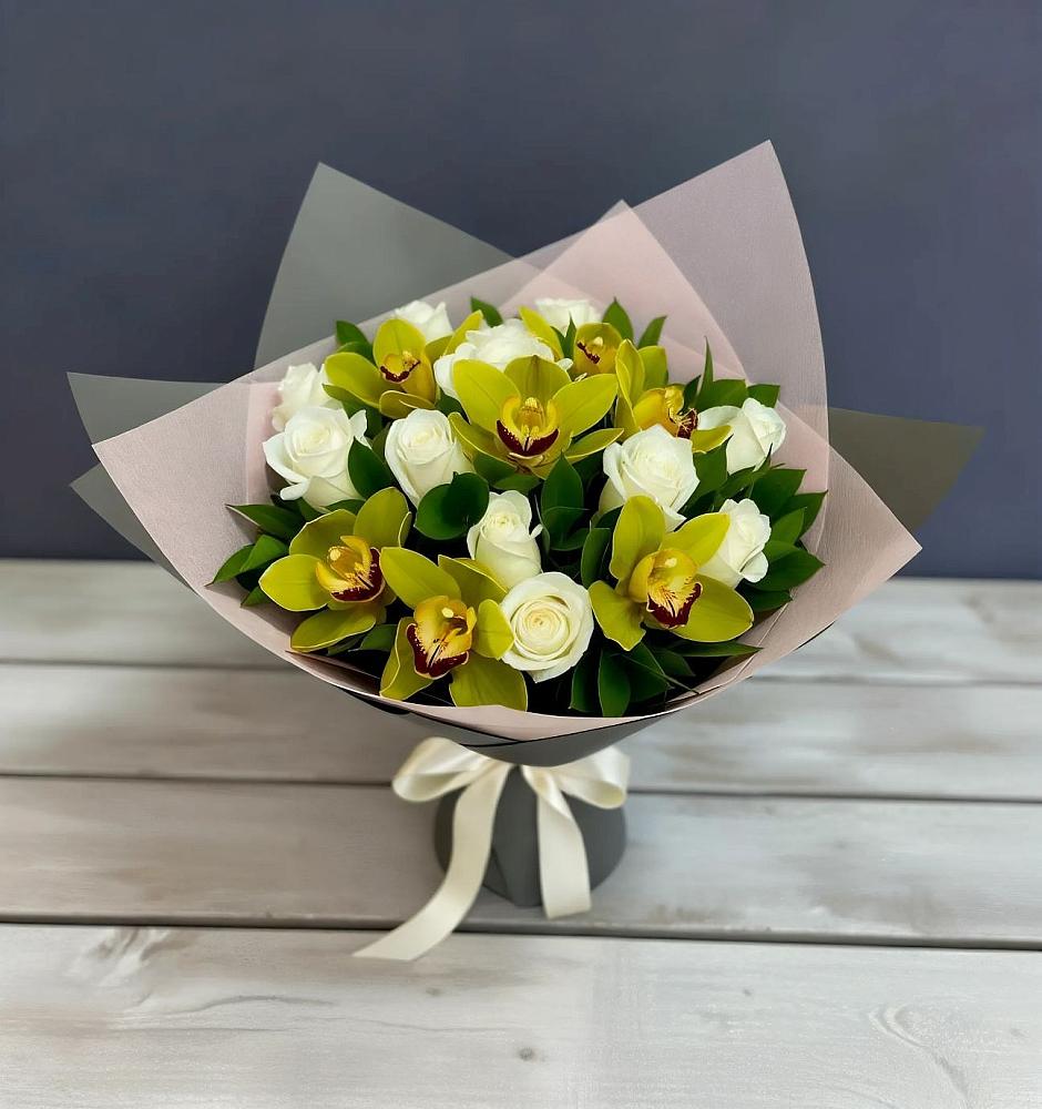 Букет цветов из: Орхидеи и Розы в Салым