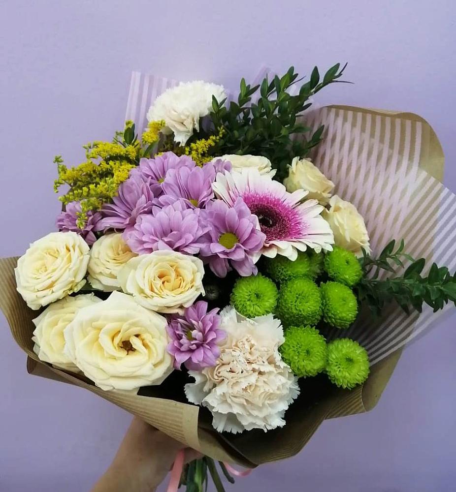 Букет цветов из: Хризантемы, Розы, Гвоздики и Герберы в Салым