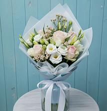 Букет цветов из:  Розы и Лизиантусы в Салым