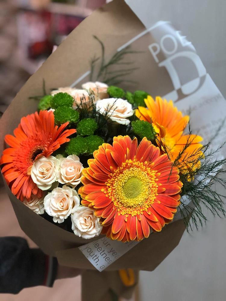 Букет цветов из: Герберы, Хризантемы и Розы в Салым