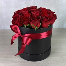 Цветочная композиция из Розы в шляпной коробке в Салым